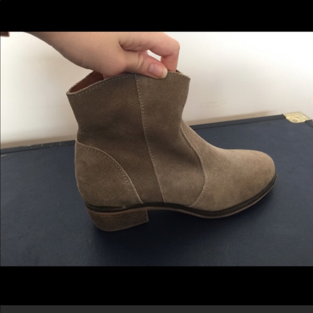 Urban outfitters tan suede booties!